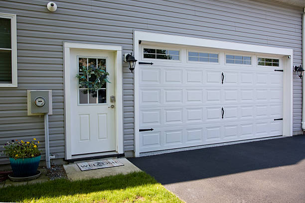 24/7 Emergency Garage Door Panel Replacement experts in Johnstown, OH